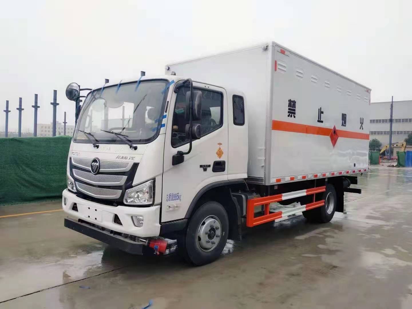 歐馬可5.2米氣體廂式運(yùn)輸車(chē)